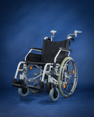 Alber Viamobil V15 elektrische Brems- und Schiebehilfe mit Rollstuhl S-Eco 300 Bischoff und Bischoff SB 46cm